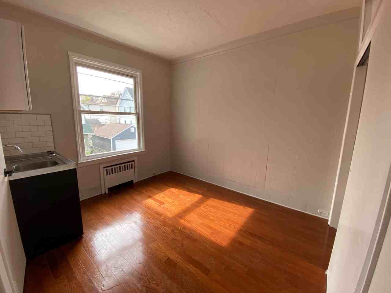 214 Howe Ave #2LSTUDIO - Photo 2 of 5