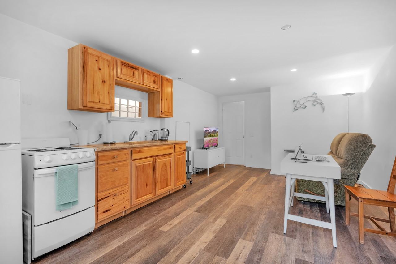 9721 Linden Ave N - Photo 3 of 16