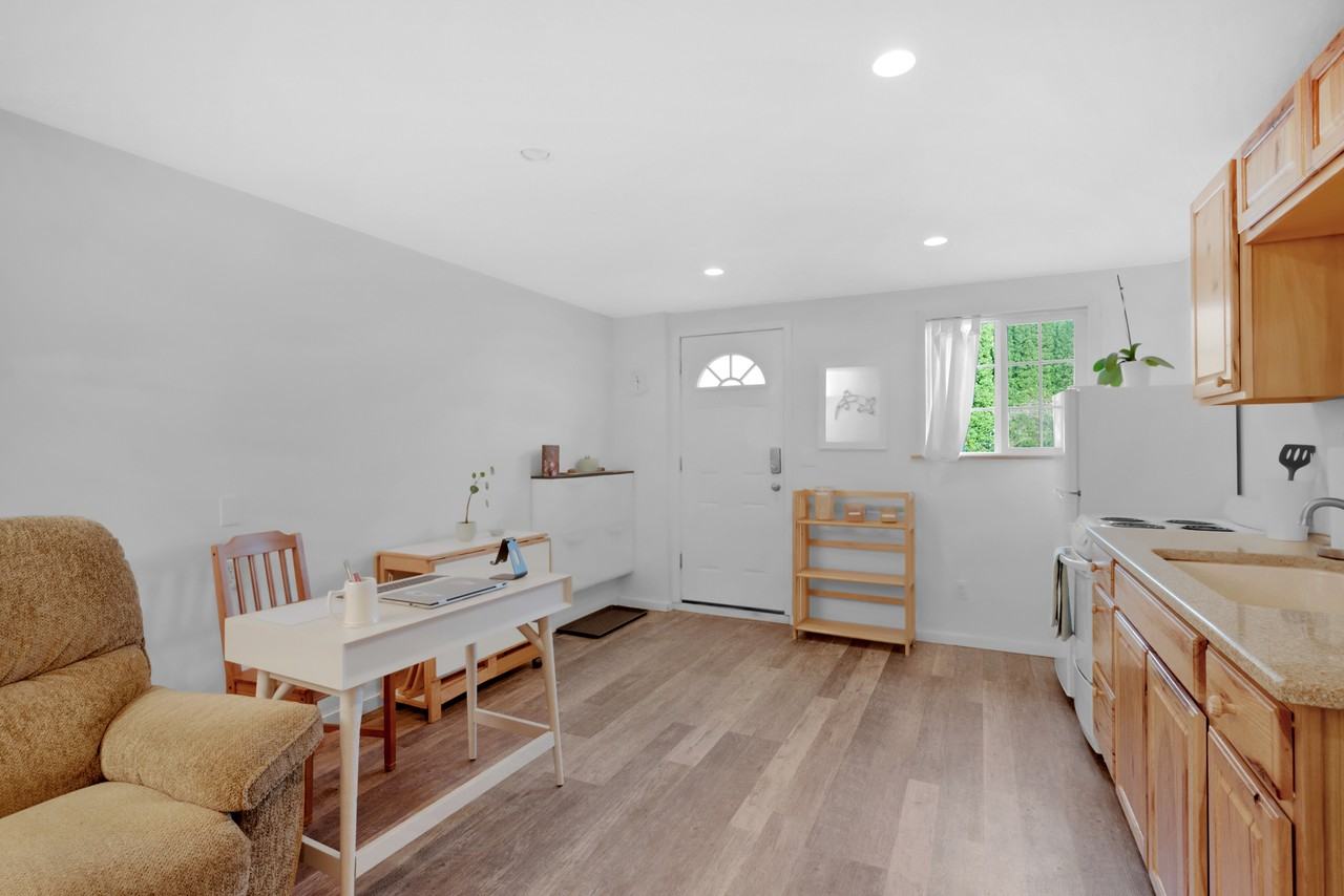 9721 Linden Ave N - Photo 4 of 16