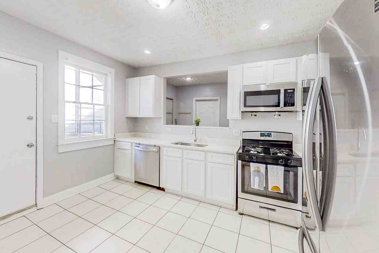 W Ontario Ave Sw - Photo 5 of 13