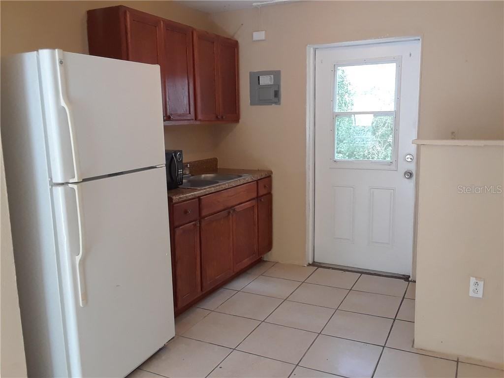 1032 W Jefferson St #5 - Photo 2 of 10