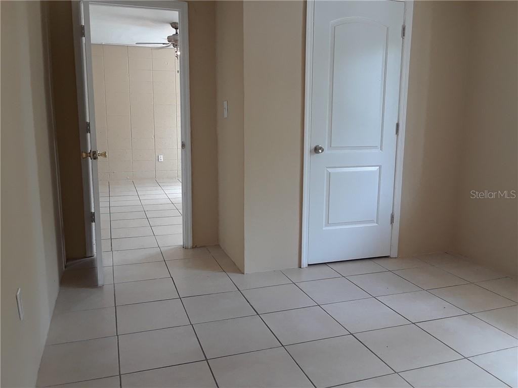 1032 W Jefferson St #5 - Photo 4 of 10