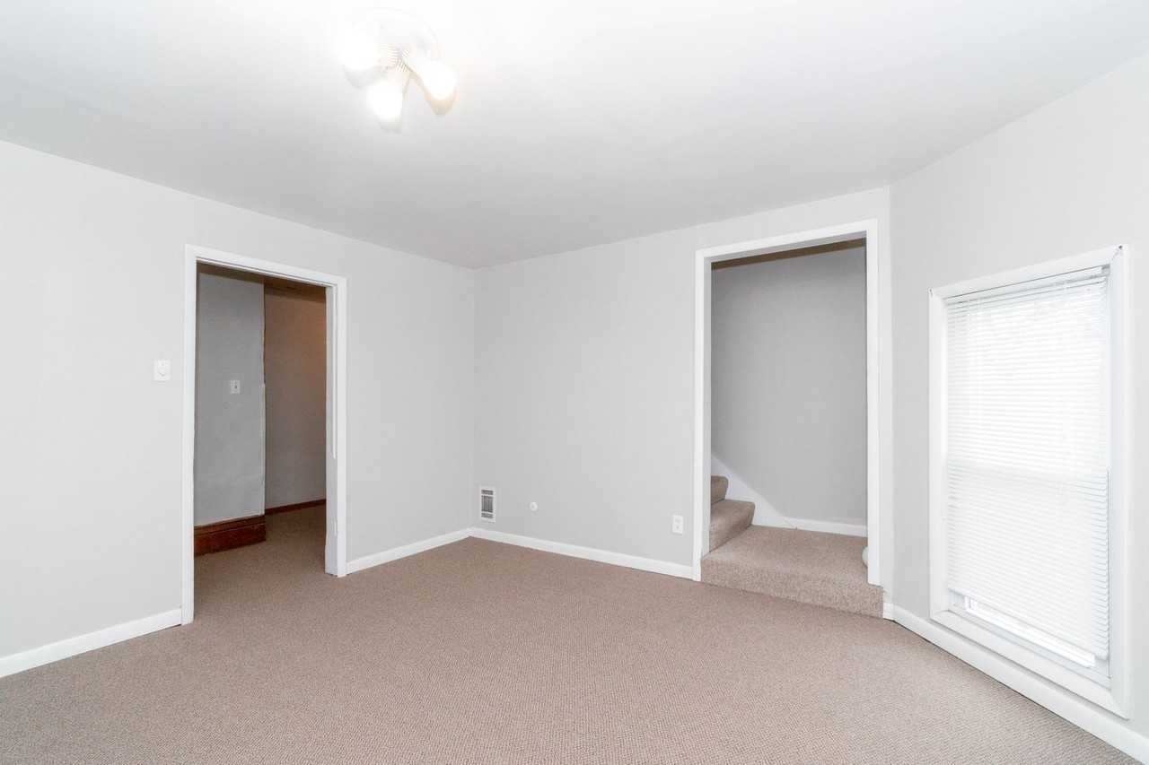 515 1/2 Franklin St - Photo 4 of 11