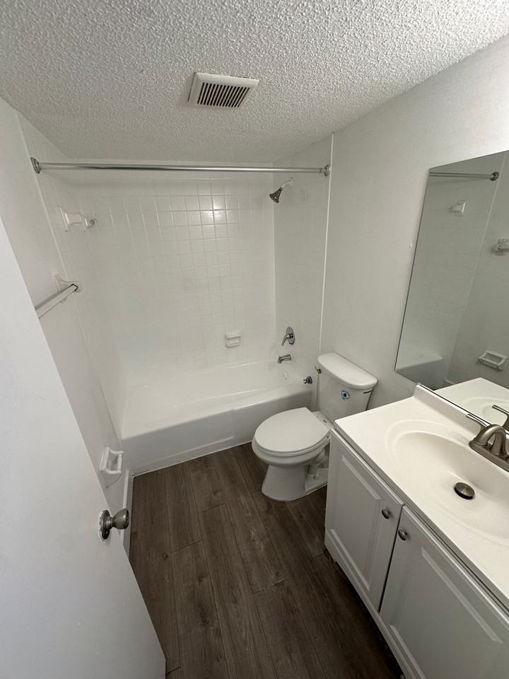 Andover Club Apartments - Photo 4 of 15