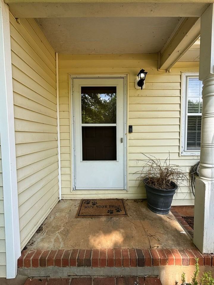 180 Myles Ct - Photo 2 of 31