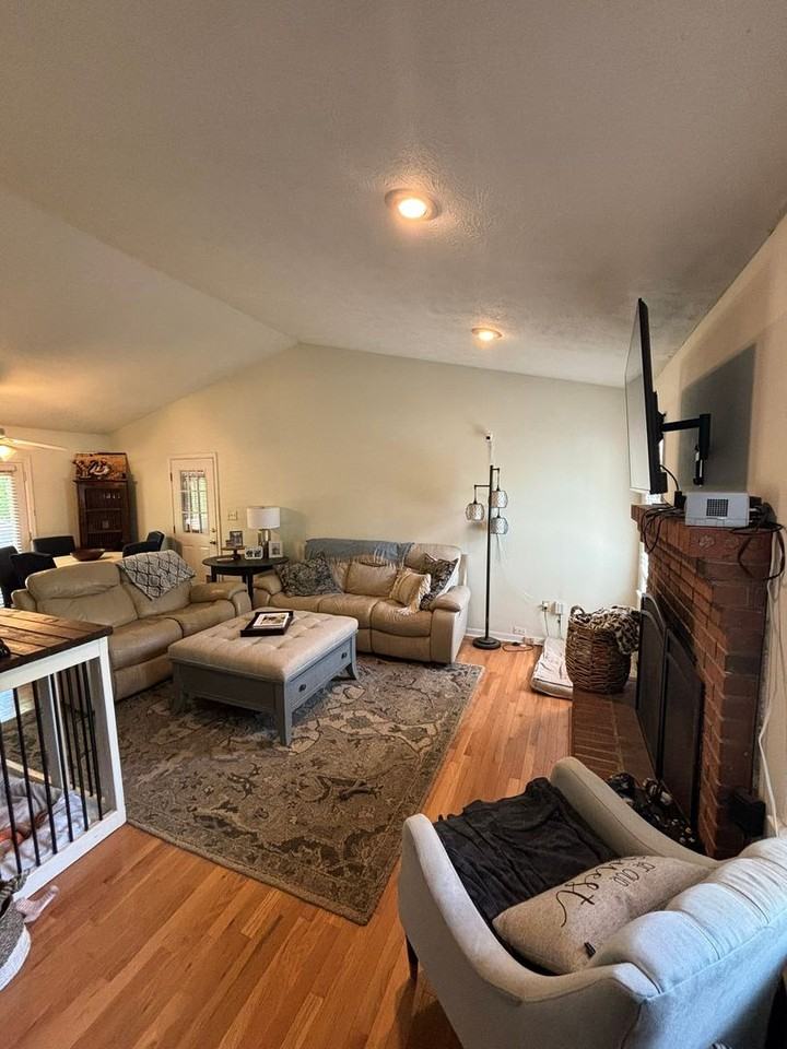 180 Myles Ct - Photo 4 of 31