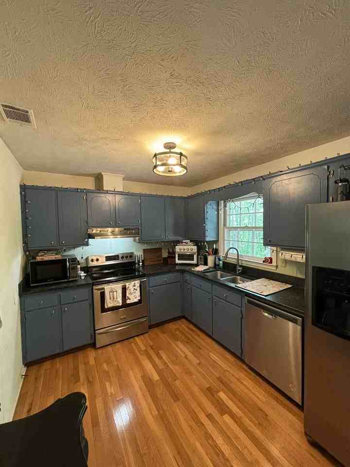 180 Myles Ct - Photo 7 of 31