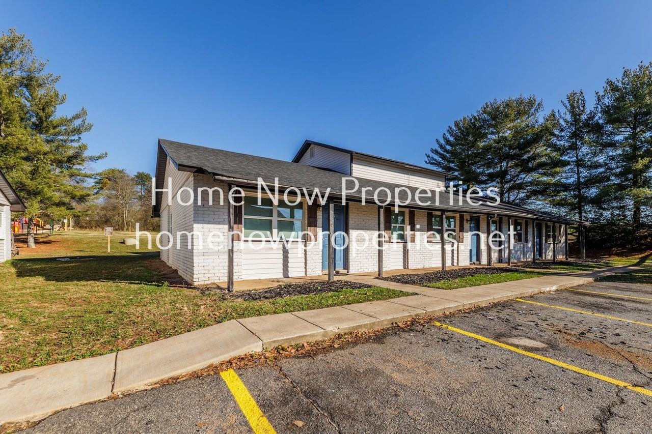 Fully Renovated Apartment Homes in Cumming - Photo 4 of 20