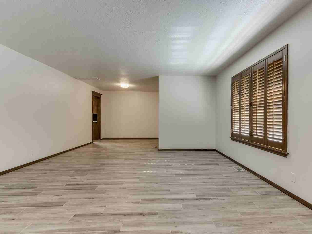 718 Terrace Pl - Photo 6 of 24
