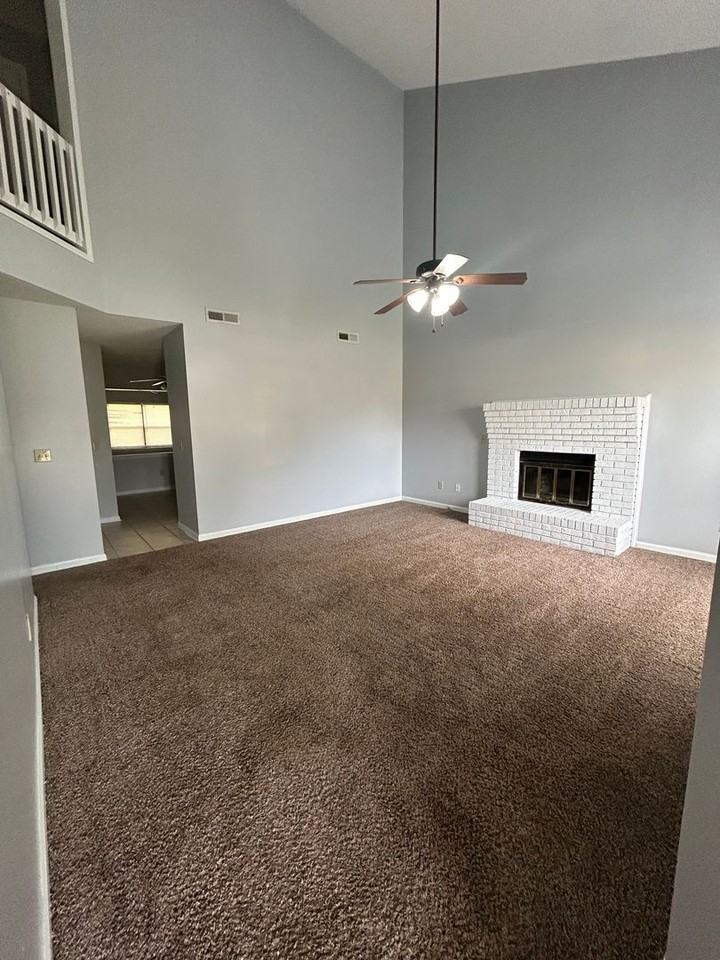 111 Cambridge Rd - Photo 2 of 10