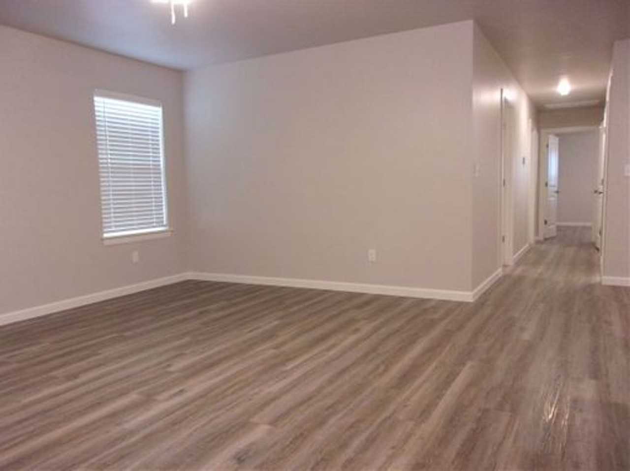 11306 Keystone Rd - Photo 2 of 12
