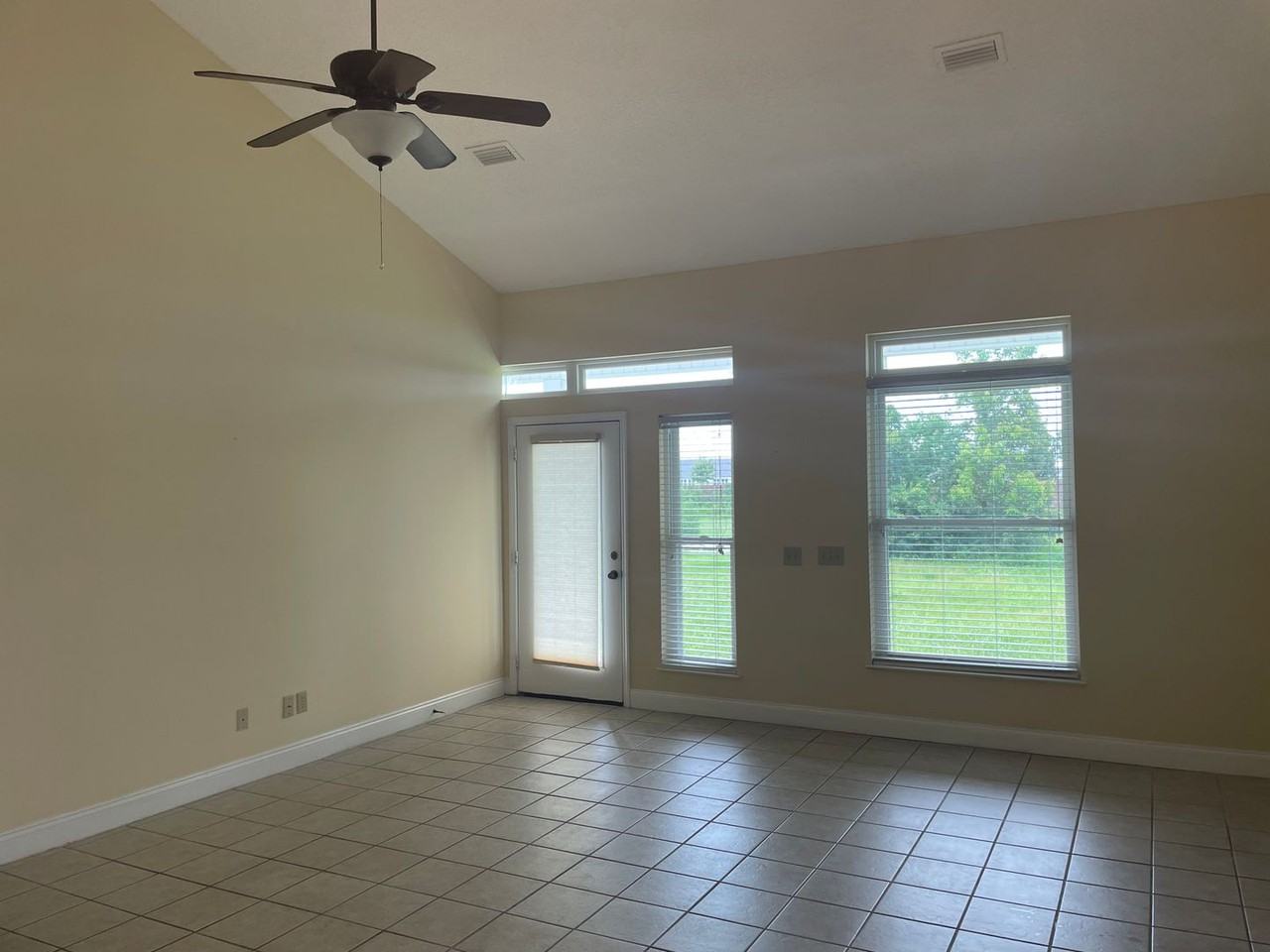 4031 Oak Forest Dr - Photo 6 of 19