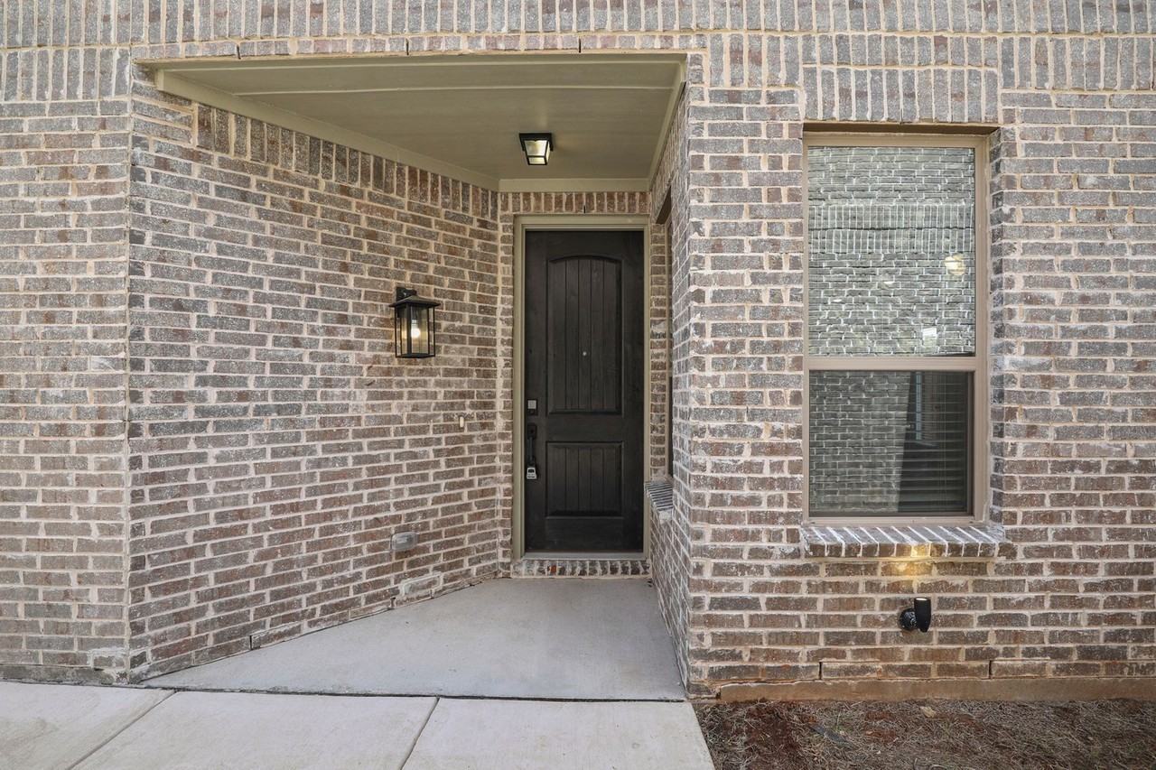3032 Galveston St - Photo 5 of 29