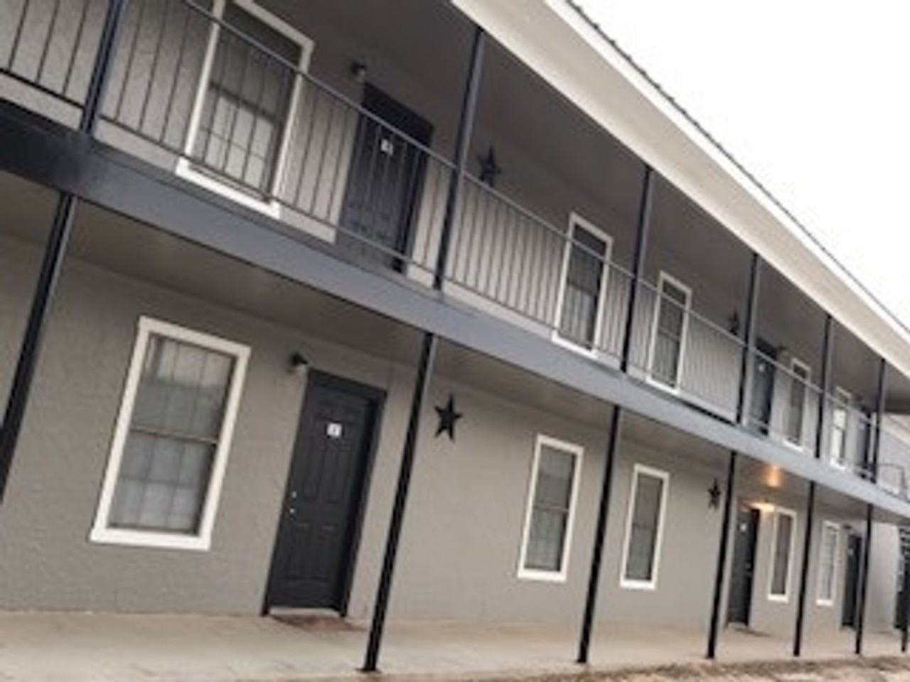 Ranch House Apartments - Photo 2 of 11