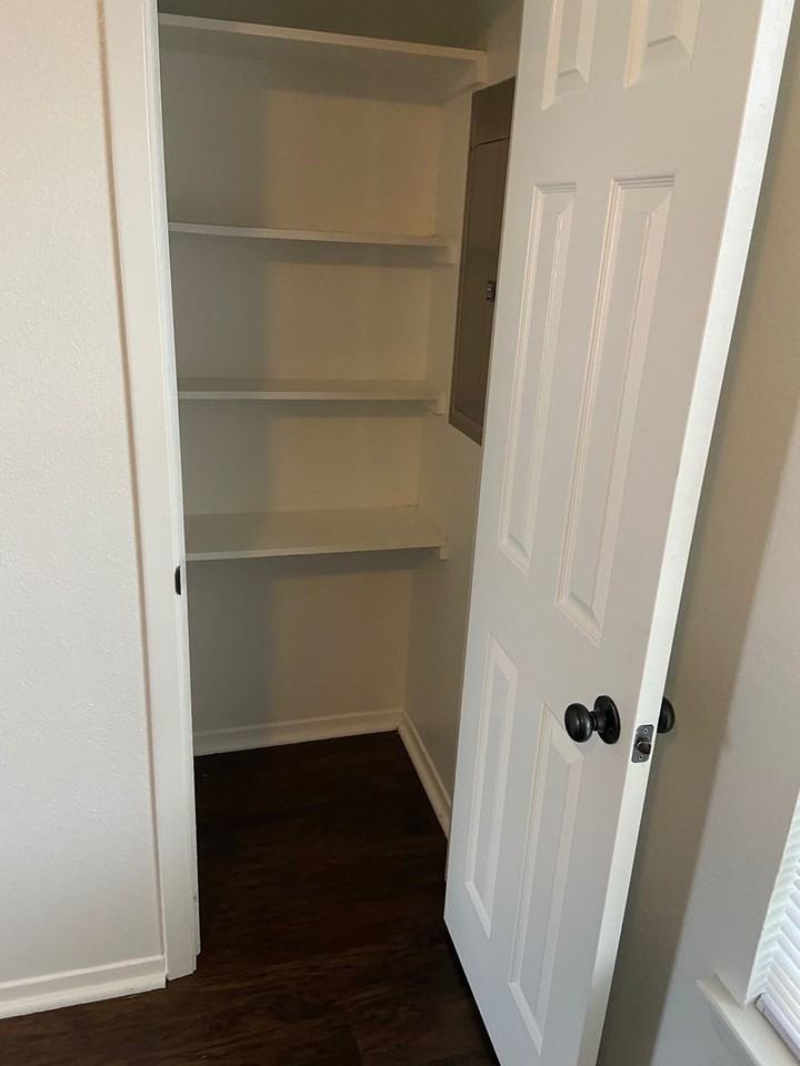 Ranch House Apartments - Photo 3 of 11