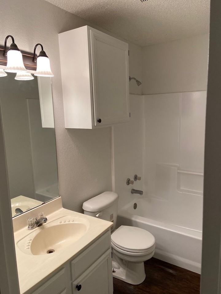 Ranch House Apartments - Photo 6 of 22