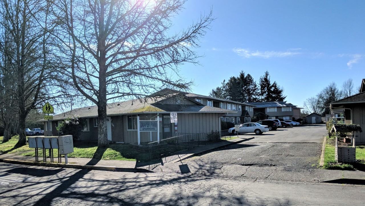 638 32nd Ave Se #5 - Photo 3 of 17