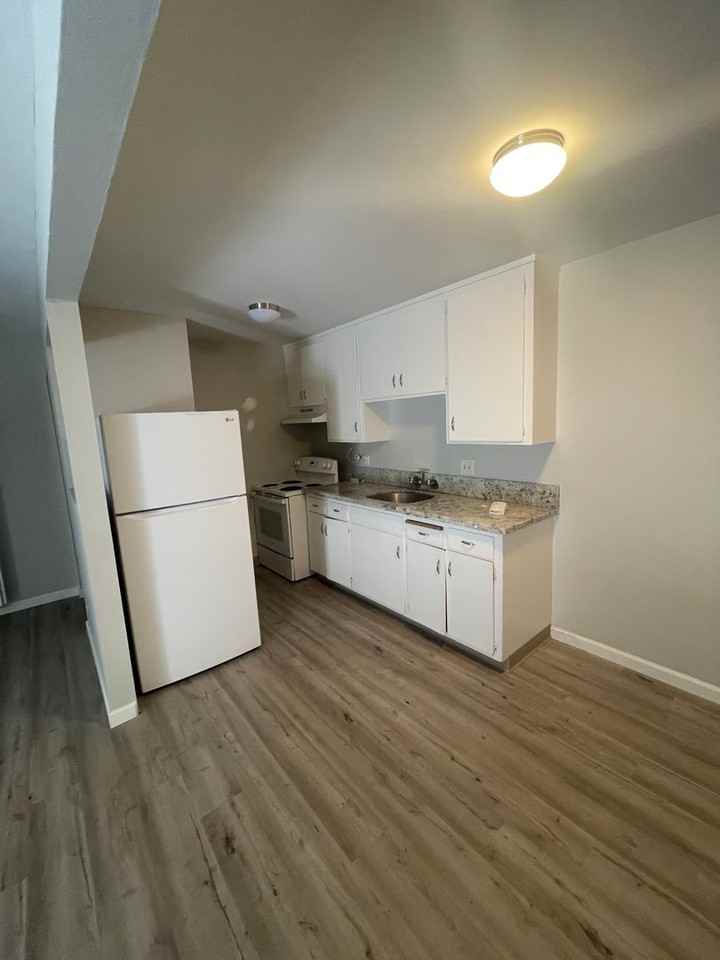 331 - 1124 Roewill Dr - Photo 2 of 6