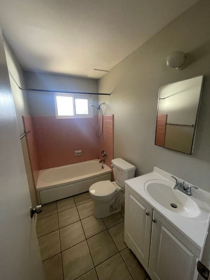 331 - 1124 Roewill Dr - Photo 3 of 6