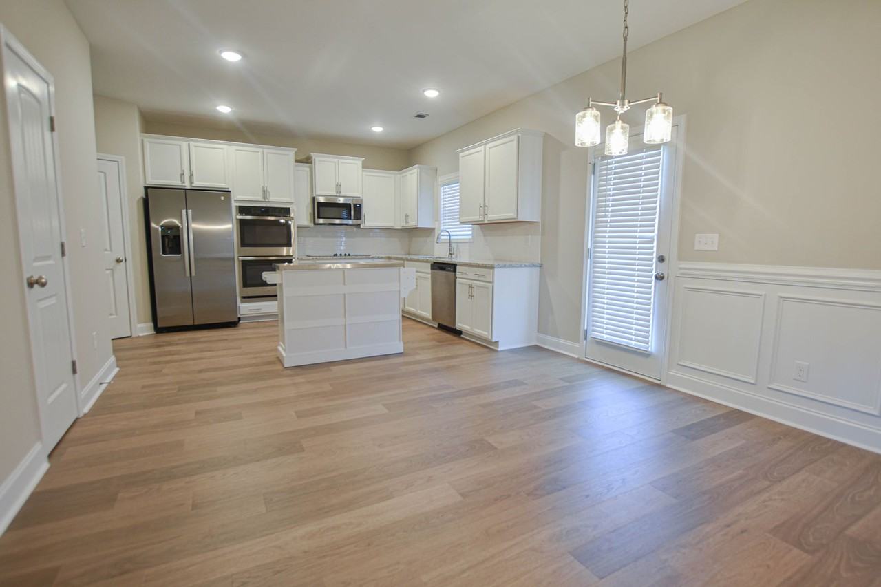 1113 Henry Place Blvd - Photo 5 of 21