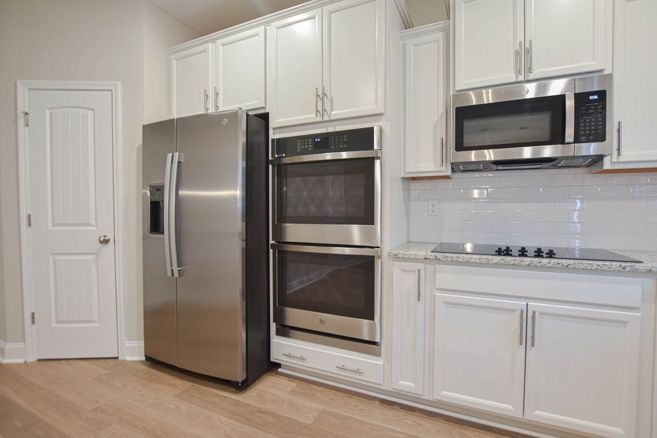 1113 Henry Place Blvd - Photo 7 of 21