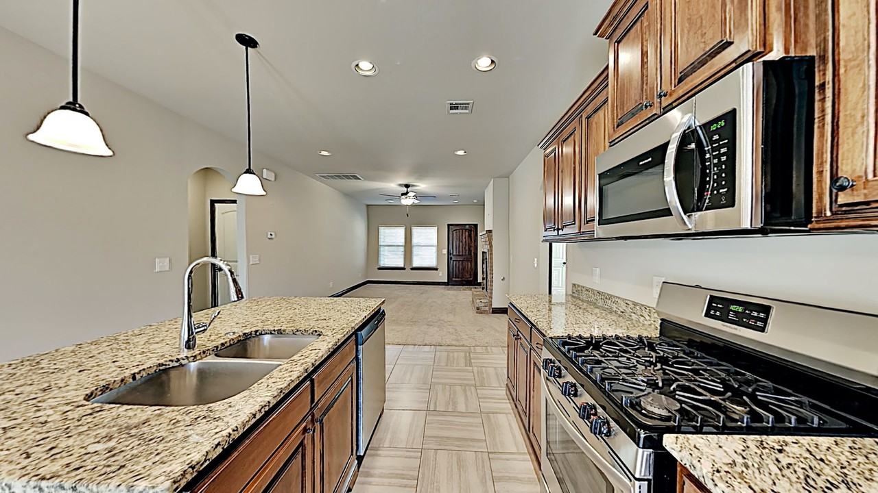 12728 Nw 137th St - Photo 5 of 19