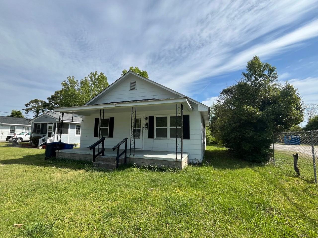 206 Richlands Ave - Photo 2 of 18