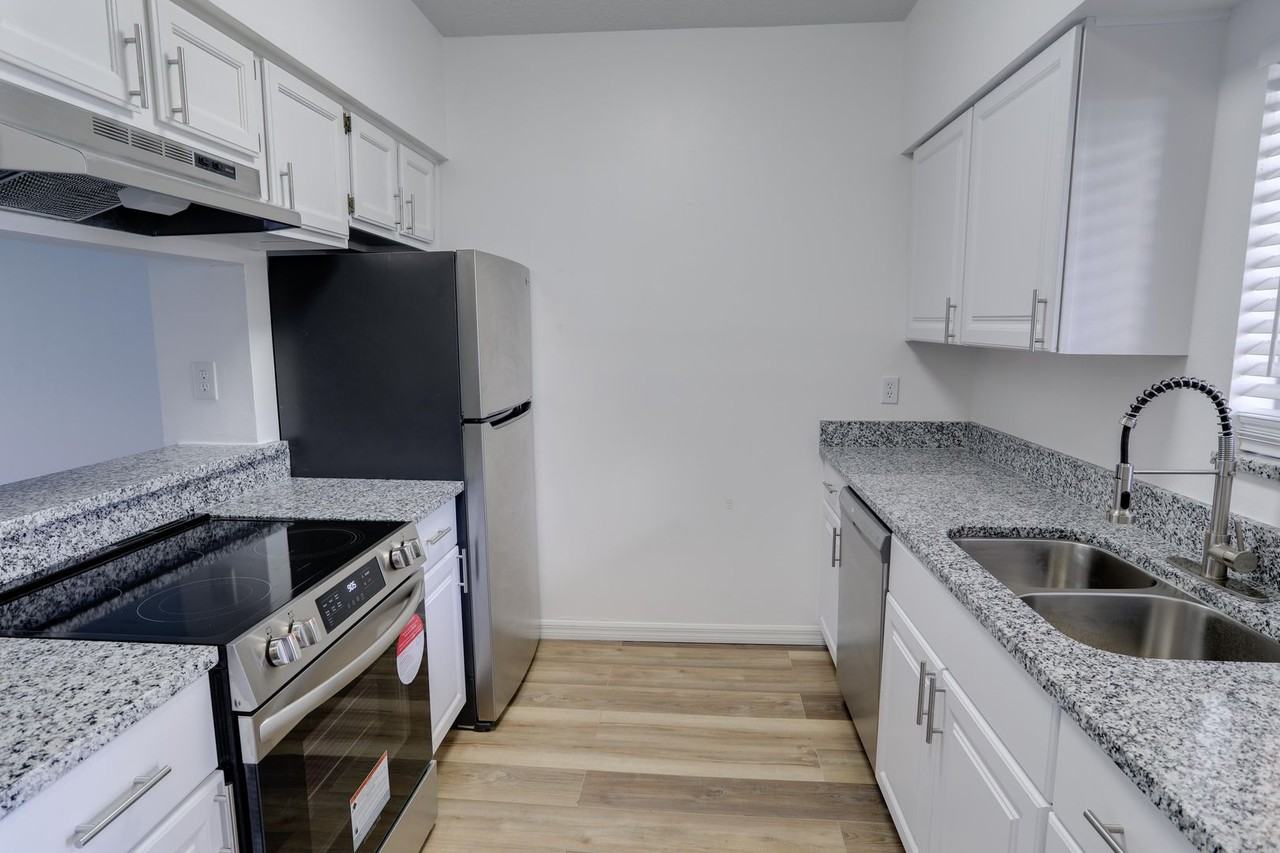 4719 Capri Pl - Photo 4 of 15