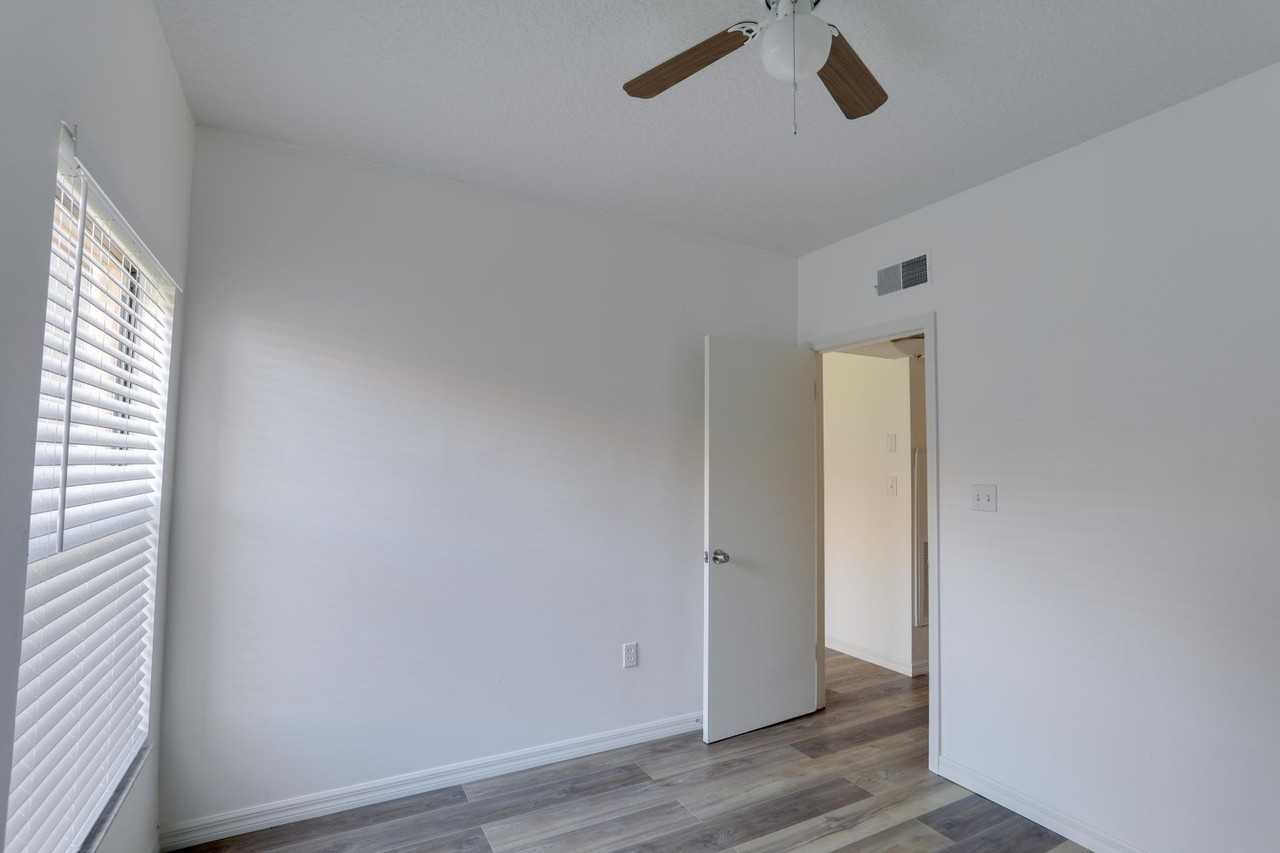 4719 Capri Pl - Photo 7 of 15
