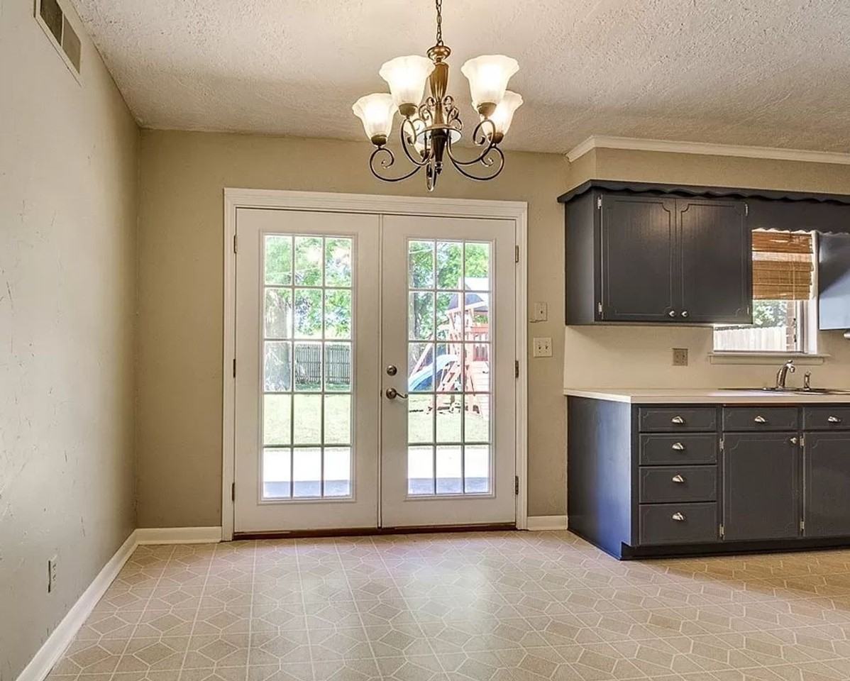 418 Margaret Drive - Photo 2 of 15