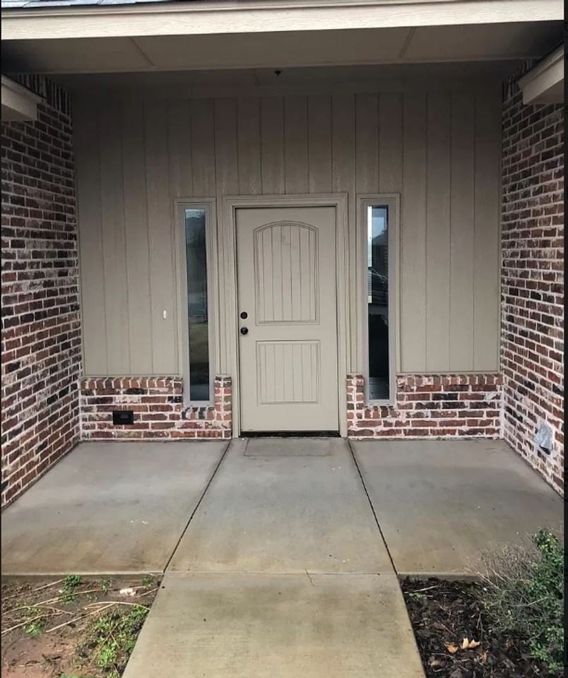 720 Sw 149th Pl - Photo 2 of 5