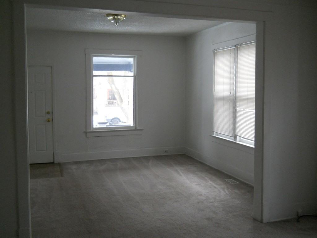 1307 W Jackson Ave - Photo 2 of 6