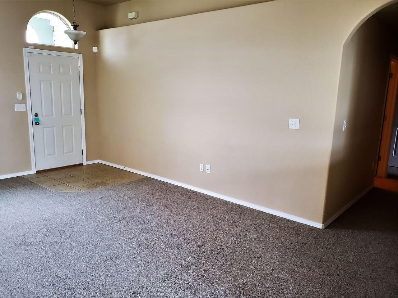 1707 W Tree Ln - Photo 3 of 22