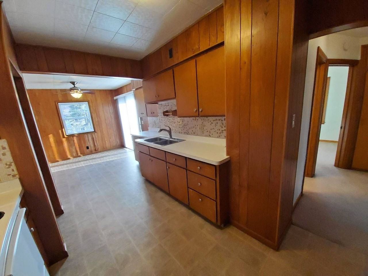 1723 Harold St - Photo 6 of 22