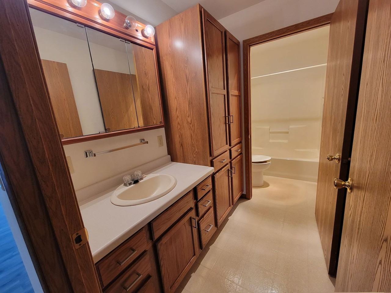 406 W 7th Ave - Photo 7 of 18