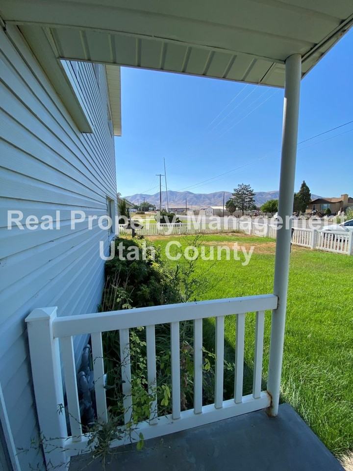1285 W Utah Ave - Photo 3 of 46
