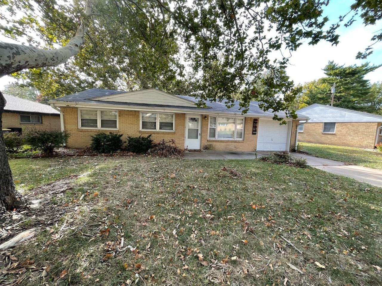 1733 Winne Dr - Photo 2 of 12