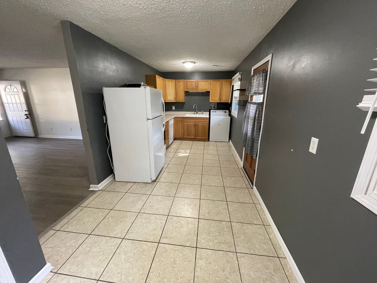 1733 Winne Dr - Photo 5 of 12
