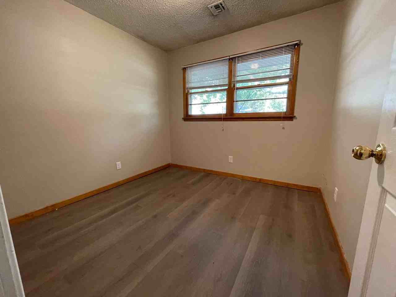 1733 Winne Dr - Photo 7 of 12