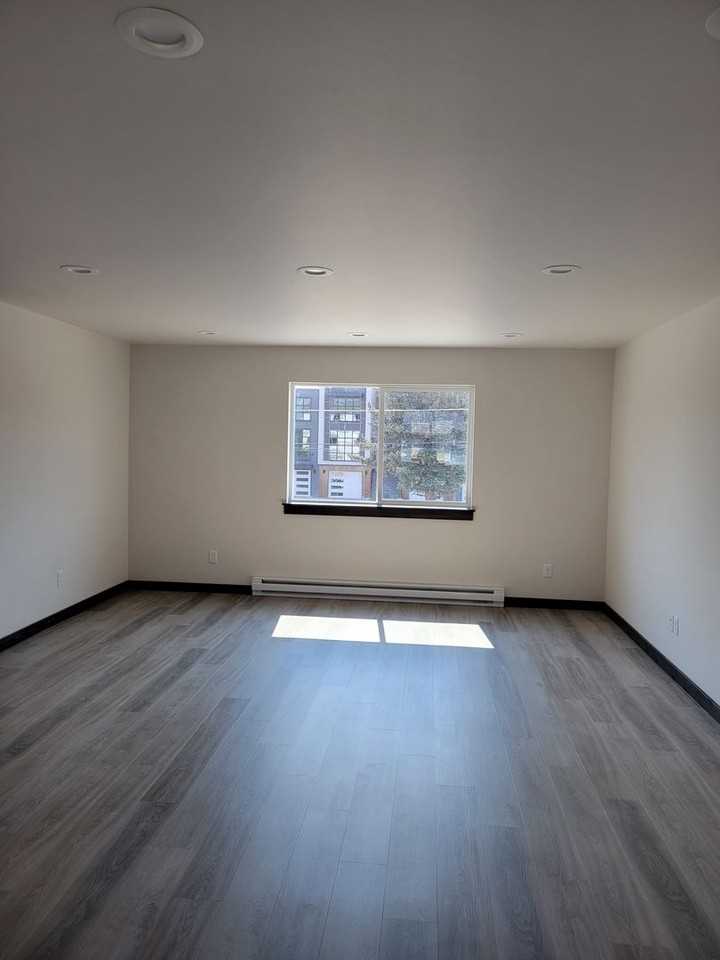 93 W Jefferson Ave - Photo 4 of 15