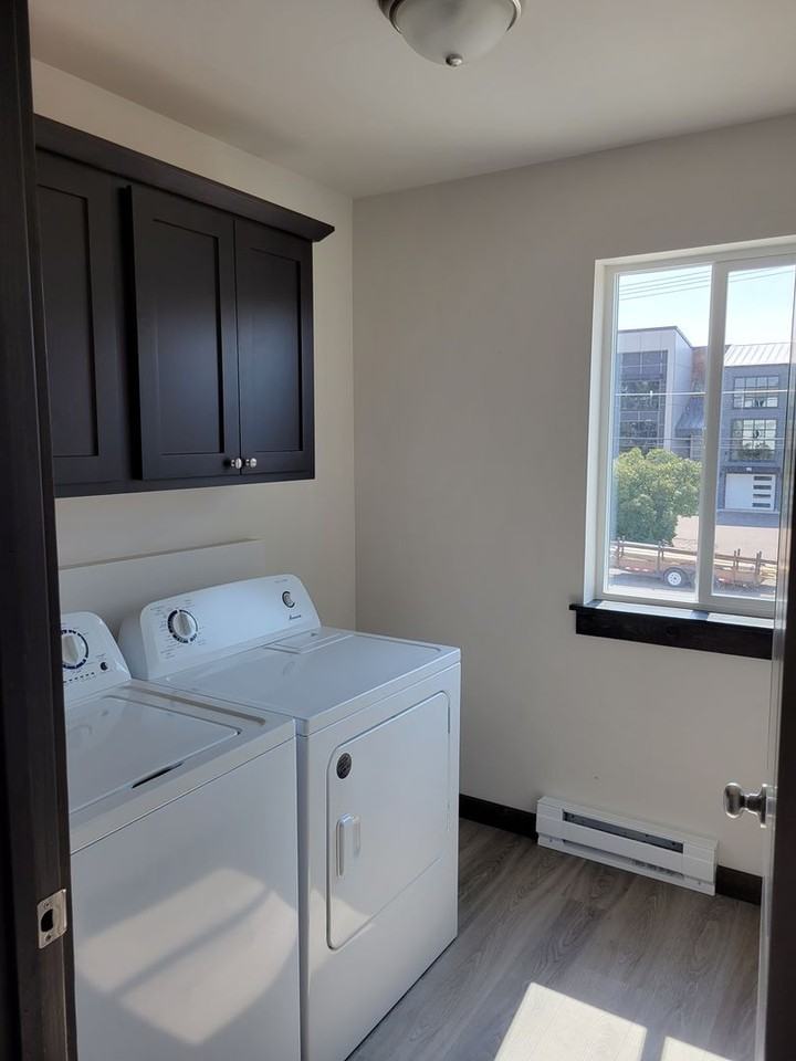 93 W Jefferson Ave - Photo 6 of 15