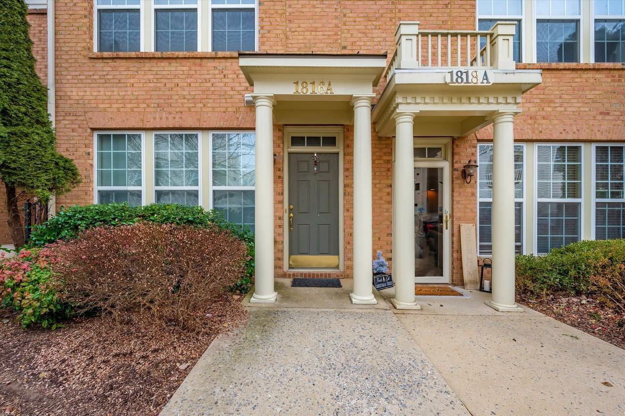 1816 Poolside Ln - Photo 5 of 50