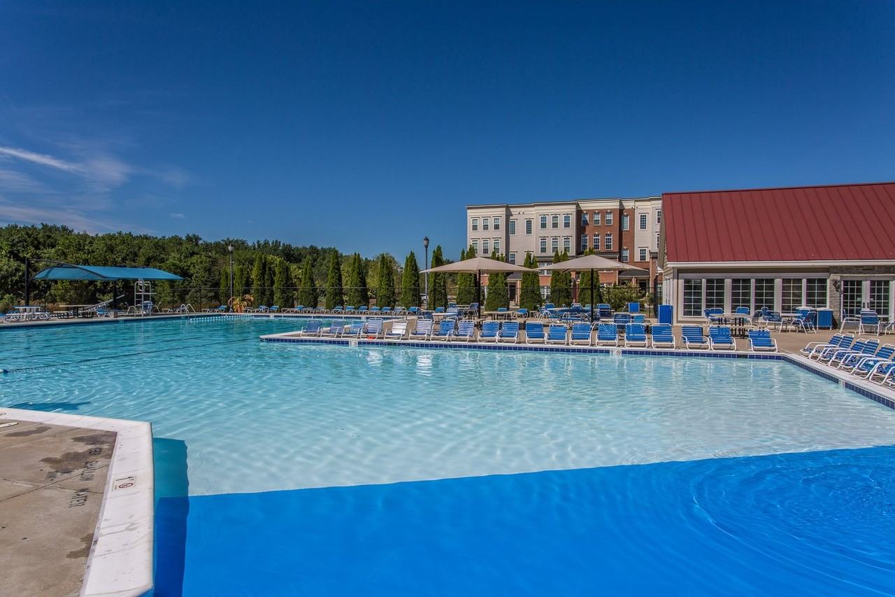 1816 Poolside Ln - Photo 2 of 50