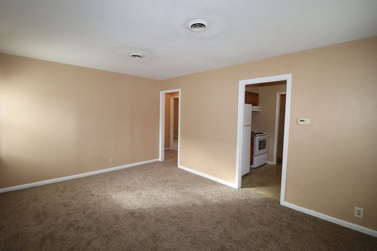 1626 Bradley Ave - Photo 2 of 23