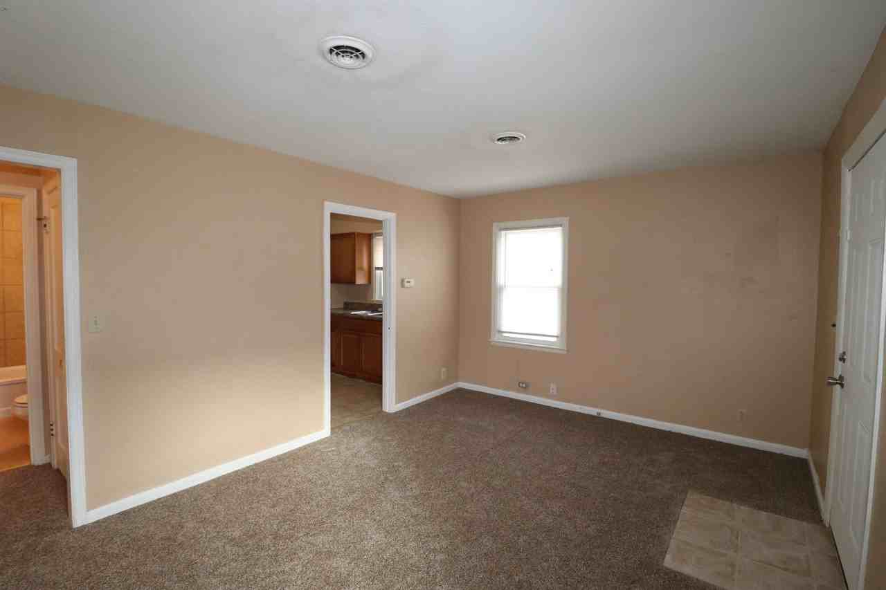 1626 Bradley Ave - Photo 3 of 23