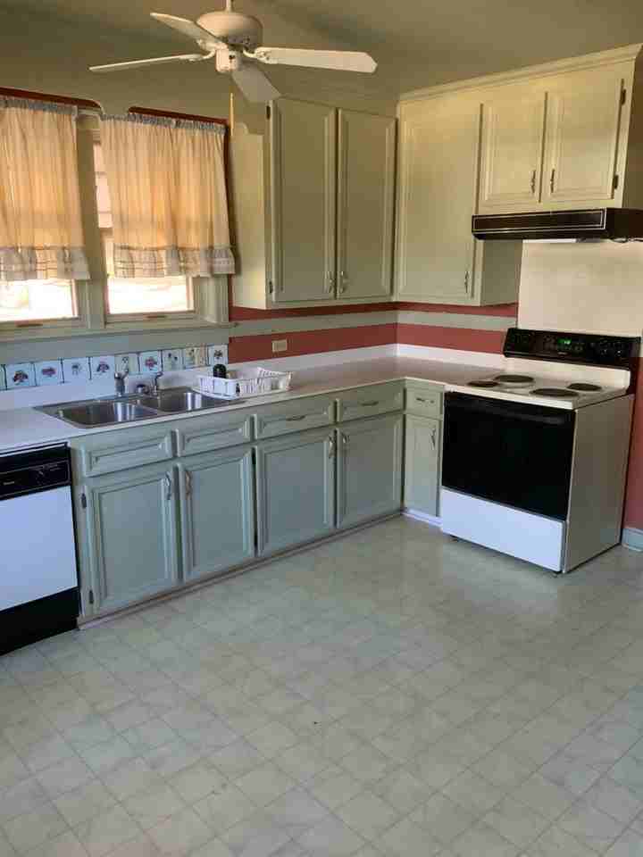 200 Sunset Dr - Photo 5 of 32