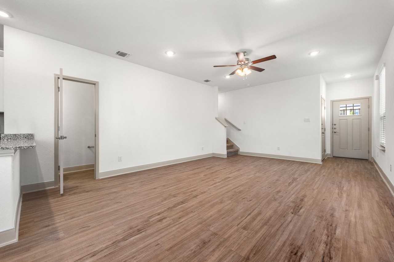 7518 Gramercy Way #102 - Photo 5 of 18