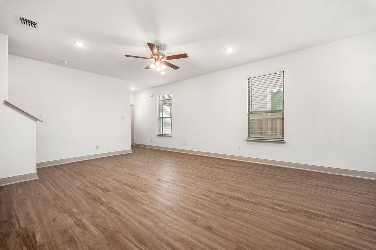 7518 Gramercy Way #102 - Photo 6 of 18