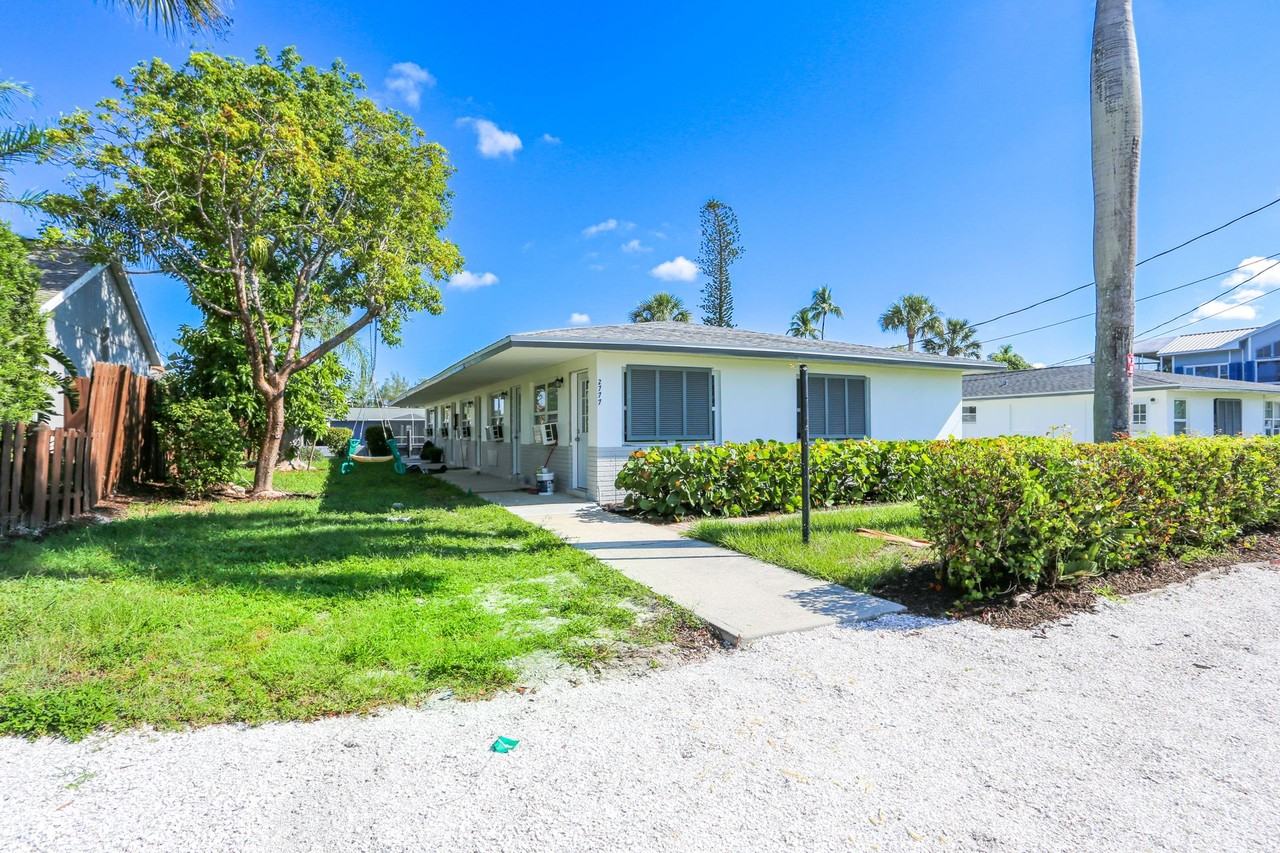 ***NON HOA***ROYAL HARBOR***STUDIO/1 BATHROOM UNITS***READY FOR MOVE IN