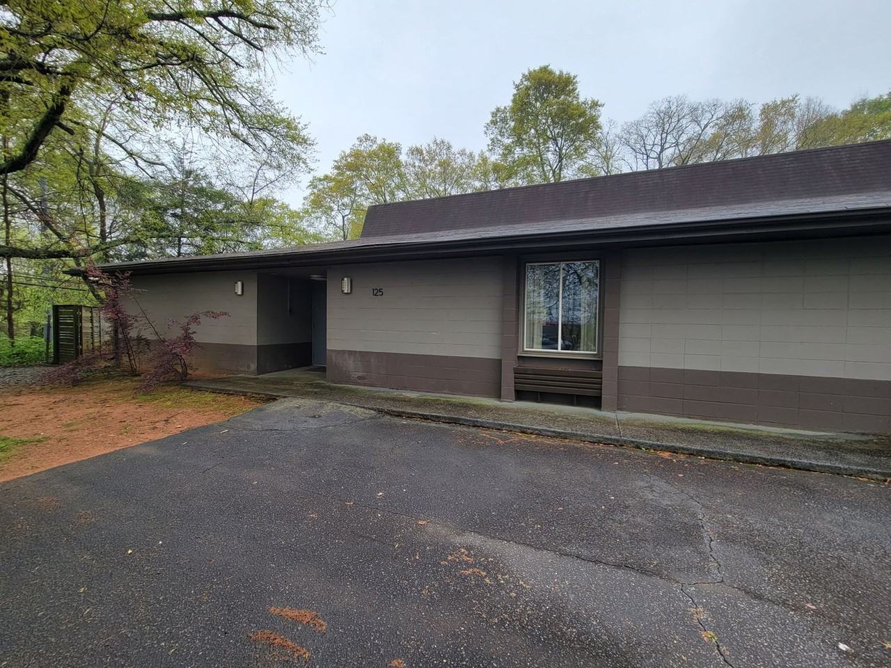 125 Boulevard - Photo 2 of 20